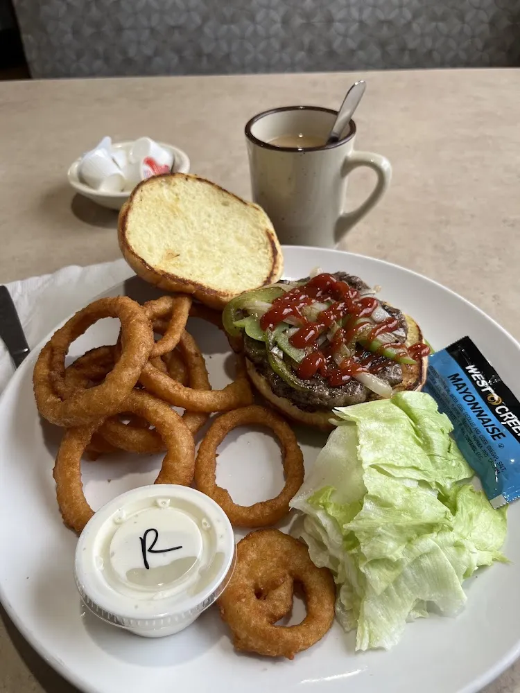 House Hamburger Without Cheese and Mushrooms